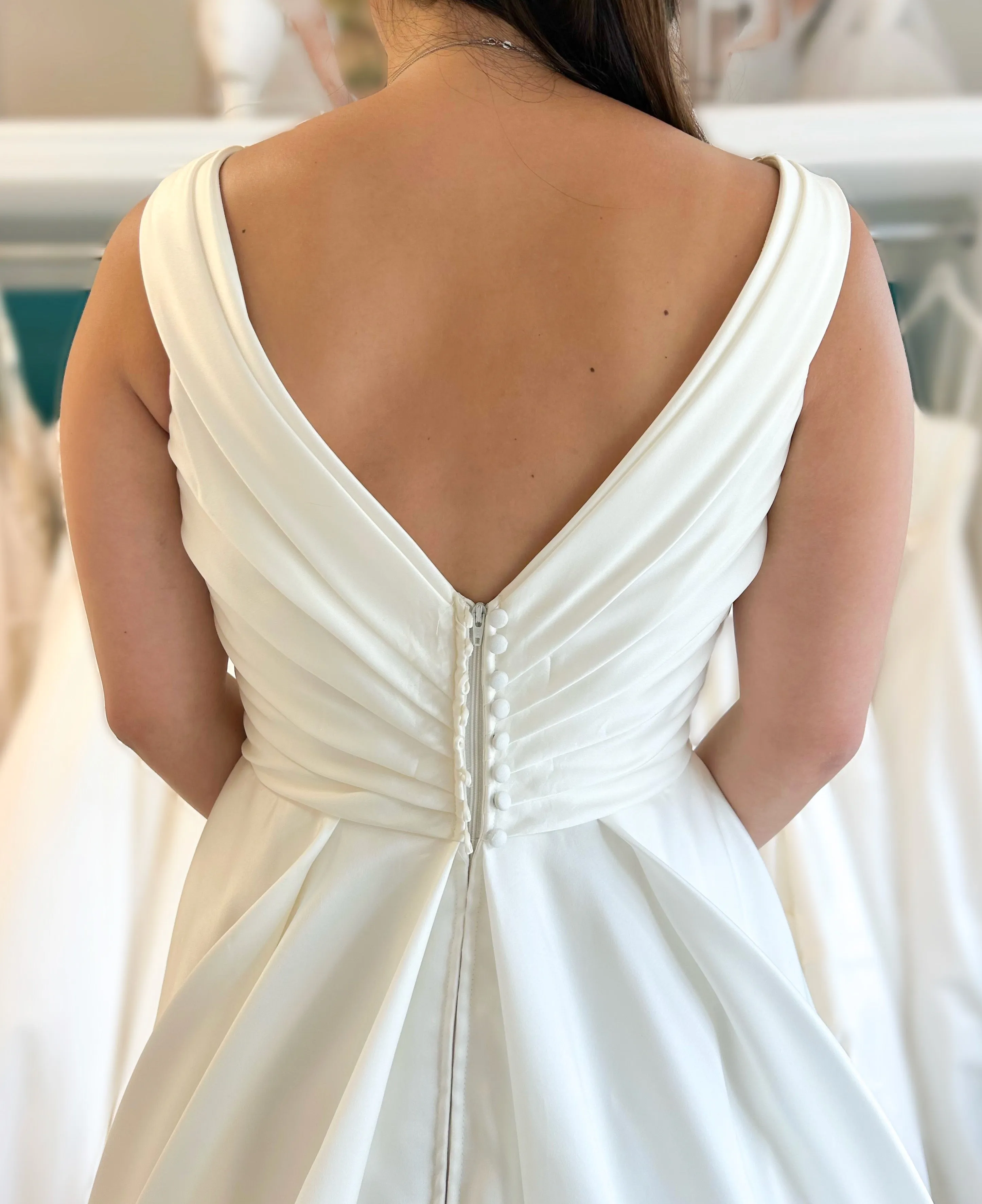 Lea-Ann Belter 'Aubrey' Wedding Dress Sample