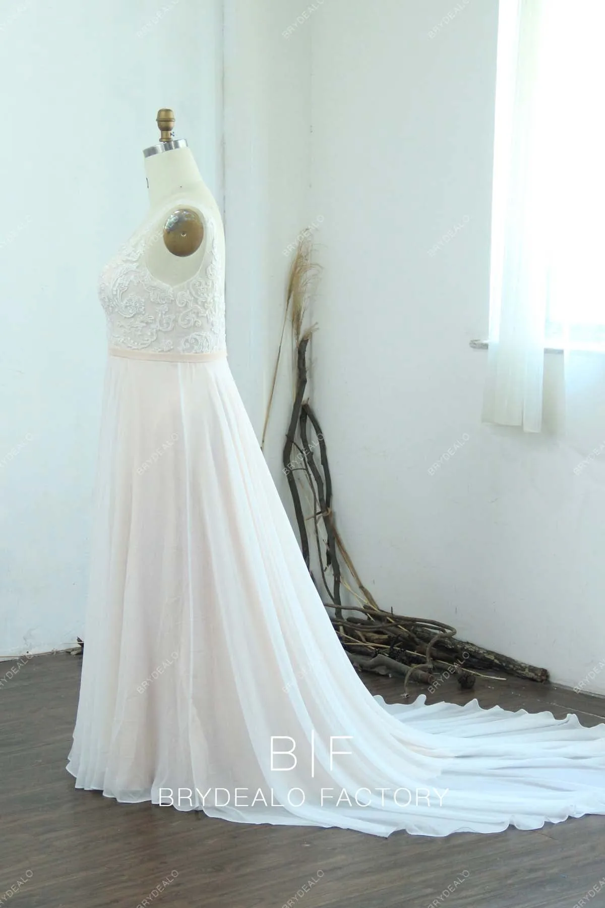 Plus Size Boho Lace Pearl Pink Sleeveless Beach Bridal Dress