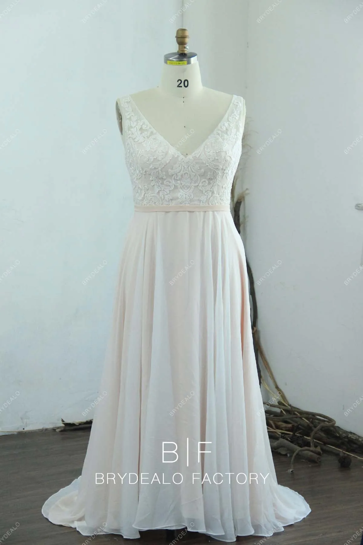 Plus Size Boho Lace Pearl Pink Sleeveless Beach Bridal Dress